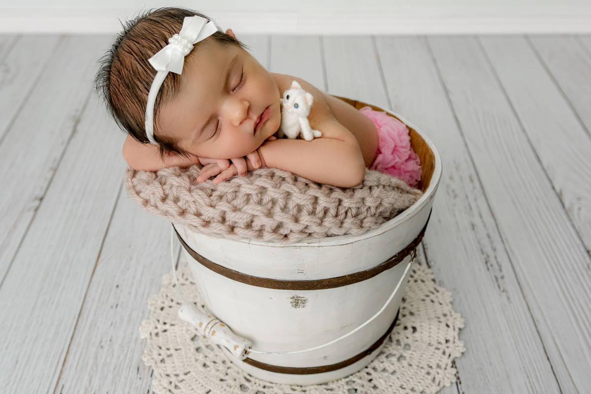 ensaio newborn, newborn barra, foto de bebê, foto de recém-nascido, estúdio newborn, melhor fotógrafa newborn, melhor fotógrafa de bebês, ensaio fotográfico, rita kessler, rita rodrigues fotografia, encantadora de bebês, newborn com segurança
