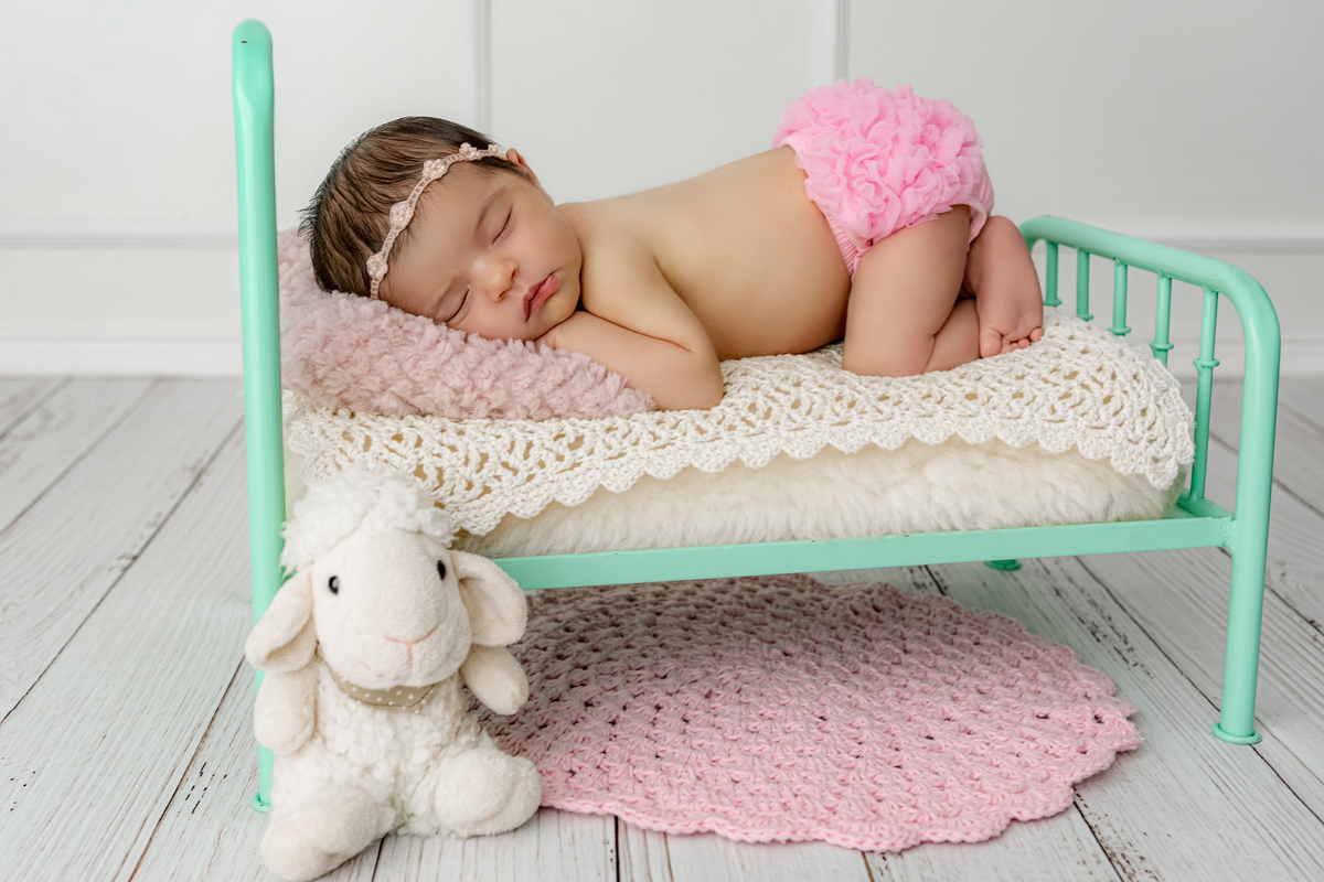 ensaio newborn, newborn barra, foto de bebê, foto de recém-nascido, estúdio newborn, melhor fotógrafa newborn, melhor fotógrafa de bebês, ensaio fotográfico, rita kessler, rita rodrigues fotografia, encantadora de bebês, newborn com segurança