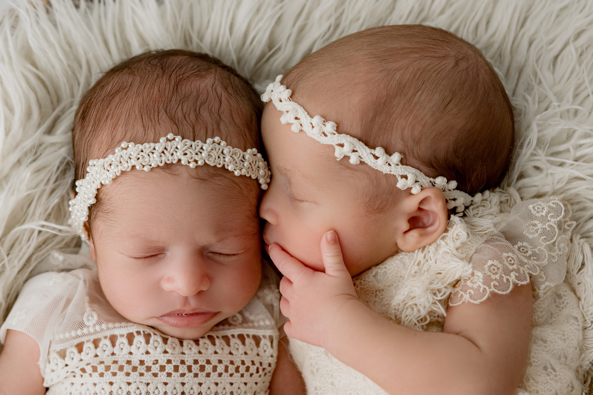 newborn barra, newborn barra da tijuca, newborn rio de janeiro, ensaio newborn, newborn de gêmeos, gêmeos, gravidez gemelar ,perinatal barra, melhor fotógrafa newborn do Rio, best newborn photographer in Rio, rita kessler, fotografia newborn 