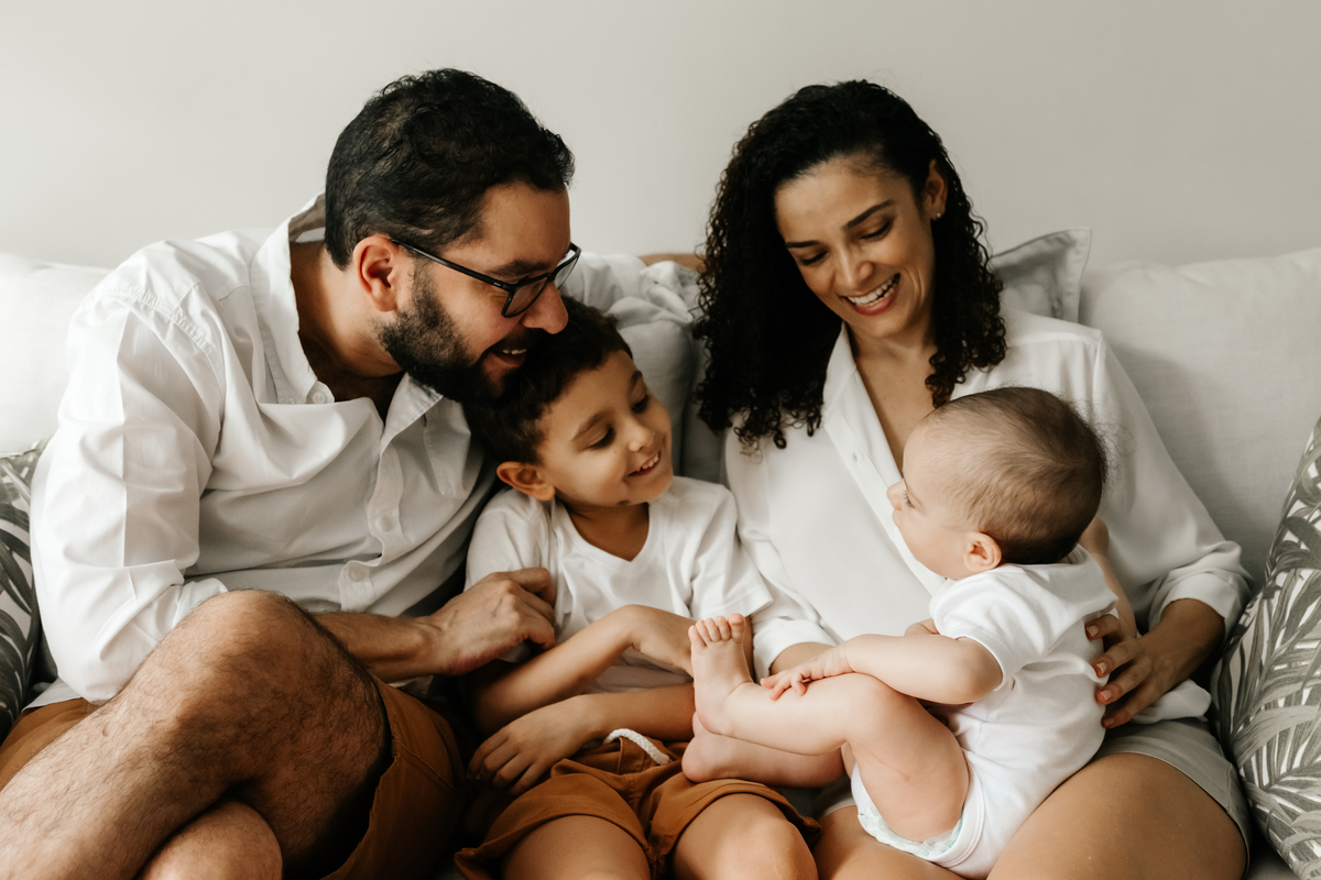 ensaio lifestyle, lifestyle, ensaio de família, leblon, fotos em casa, foto de bebê, memórias afetivas, fotos de família, melhor fotógrafa de bebês, melhor fotógrafa de família, melhor fotógrafa newborn, best newborn photographer, rita kessler