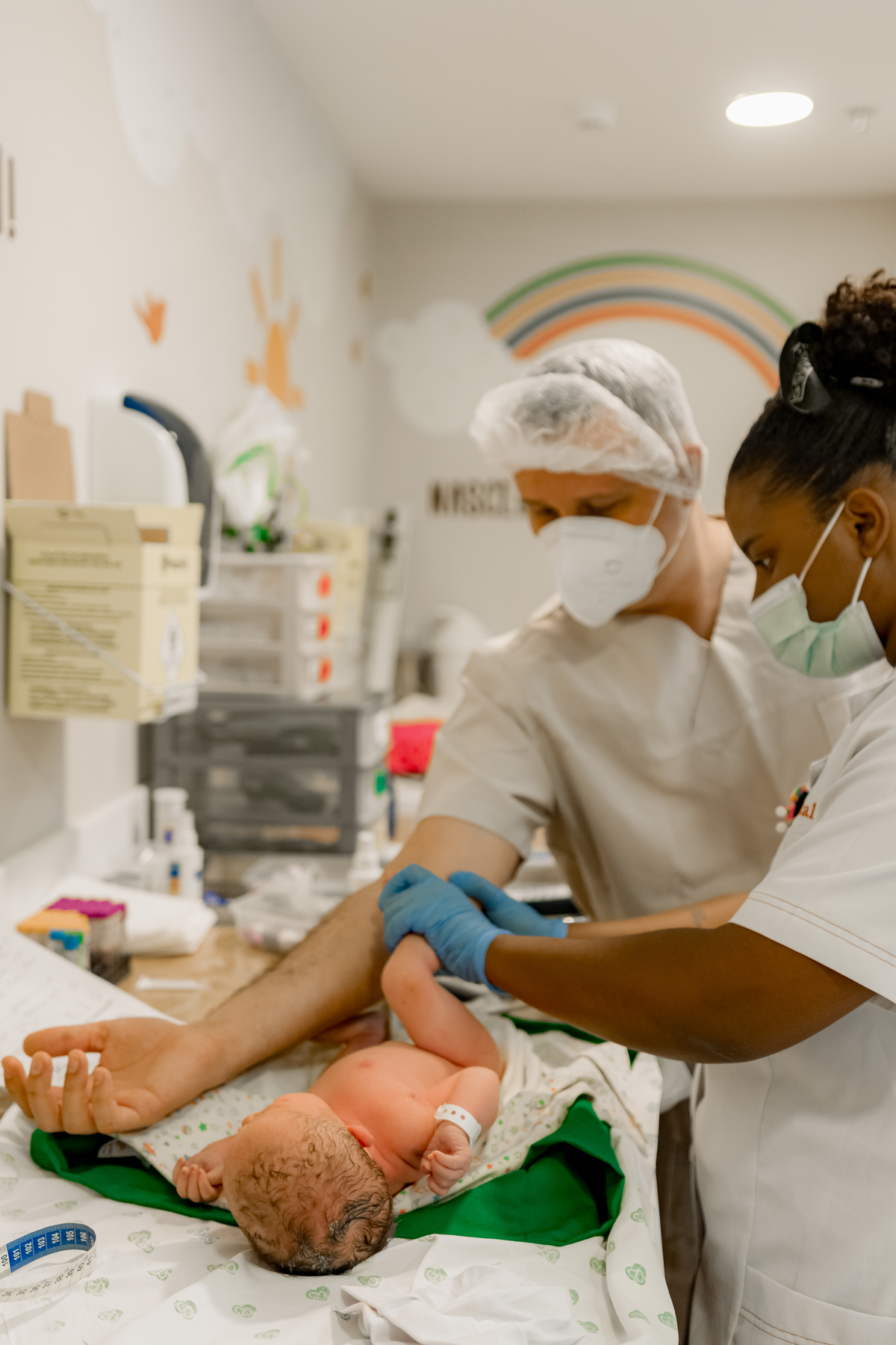 fotos de parto, perinatal, parto cesárea, cesárea, fotografia newborn, fotografia newborn barra da tijuca, fotografia newborn rj, fotografia de parto, foto de parto cesárea, fotógrafa de parto, fotógrafa de bebês, rita kessler, melhor fotógrafa newborn