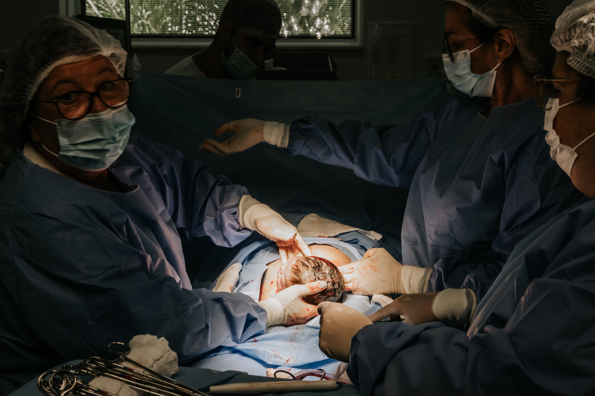 registro de parto, fotos de parto, fotos parto cesárea, perinatal, perinatal barra, fotografia de parto, cobertura fotográfica de parto, foto de bebê, newborn, newborn barra, newborn rio de janeiro, parto cesárea, gestante, foto de gestante, newborn rj