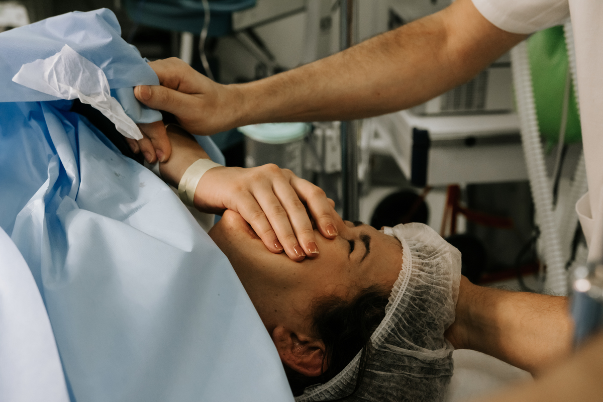 registro de parto, fotos de parto, fotos parto cesárea, perinatal, perinatal barra, fotografia de parto, cobertura fotográfica de parto, foto de bebê, newborn, newborn barra, newborn rio de janeiro, parto cesárea, gestante, foto de gestante, newborn rj