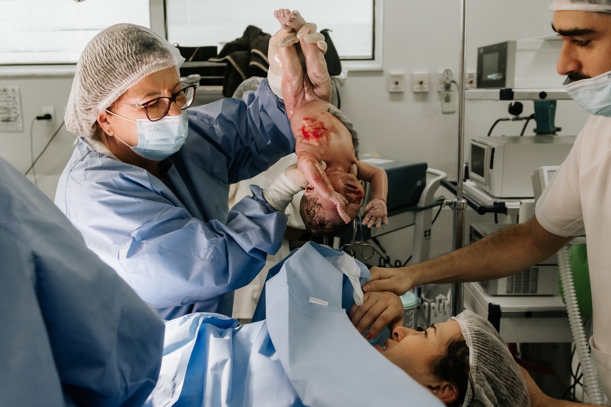 registro de parto, fotos de parto, fotos parto cesárea, perinatal, perinatal barra, fotografia de parto, cobertura fotográfica de parto, foto de bebê, newborn, newborn barra, newborn rio de janeiro, parto cesárea, gestante, foto de gestante, newborn rj
