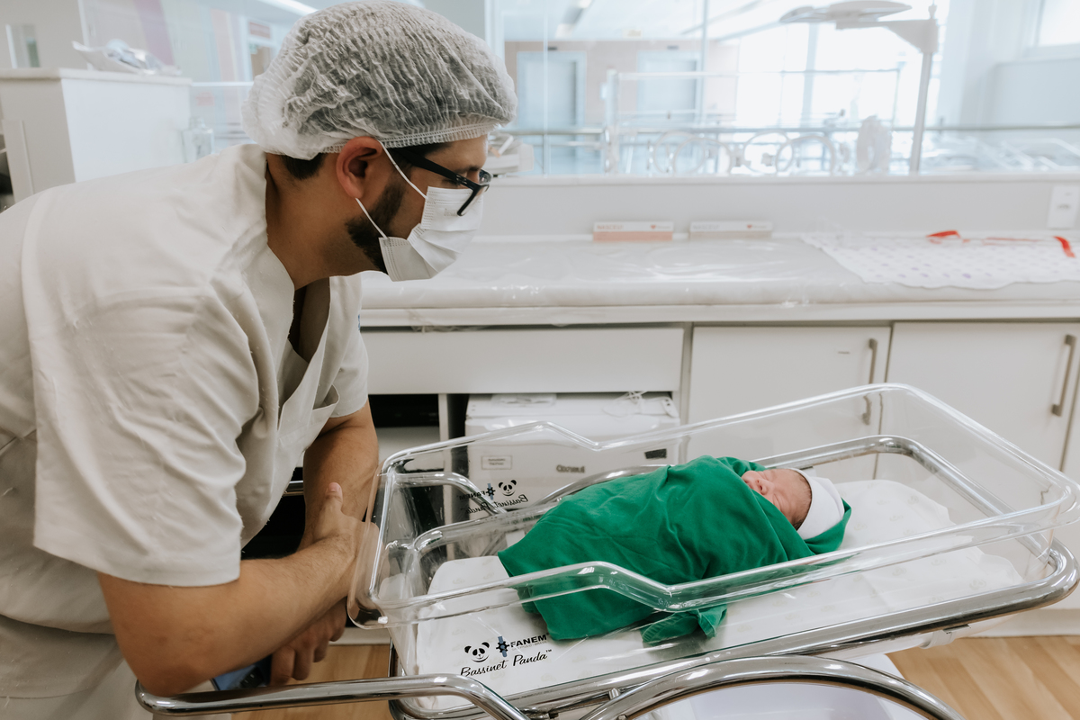 registro de parto, fotos de parto, fotos parto cesárea, perinatal, perinatal barra, fotografia de parto, cobertura fotográfica de parto, foto de bebê, newborn, newborn barra, newborn rio de janeiro, parto cesárea, gestante, foto de gestante, newborn rj