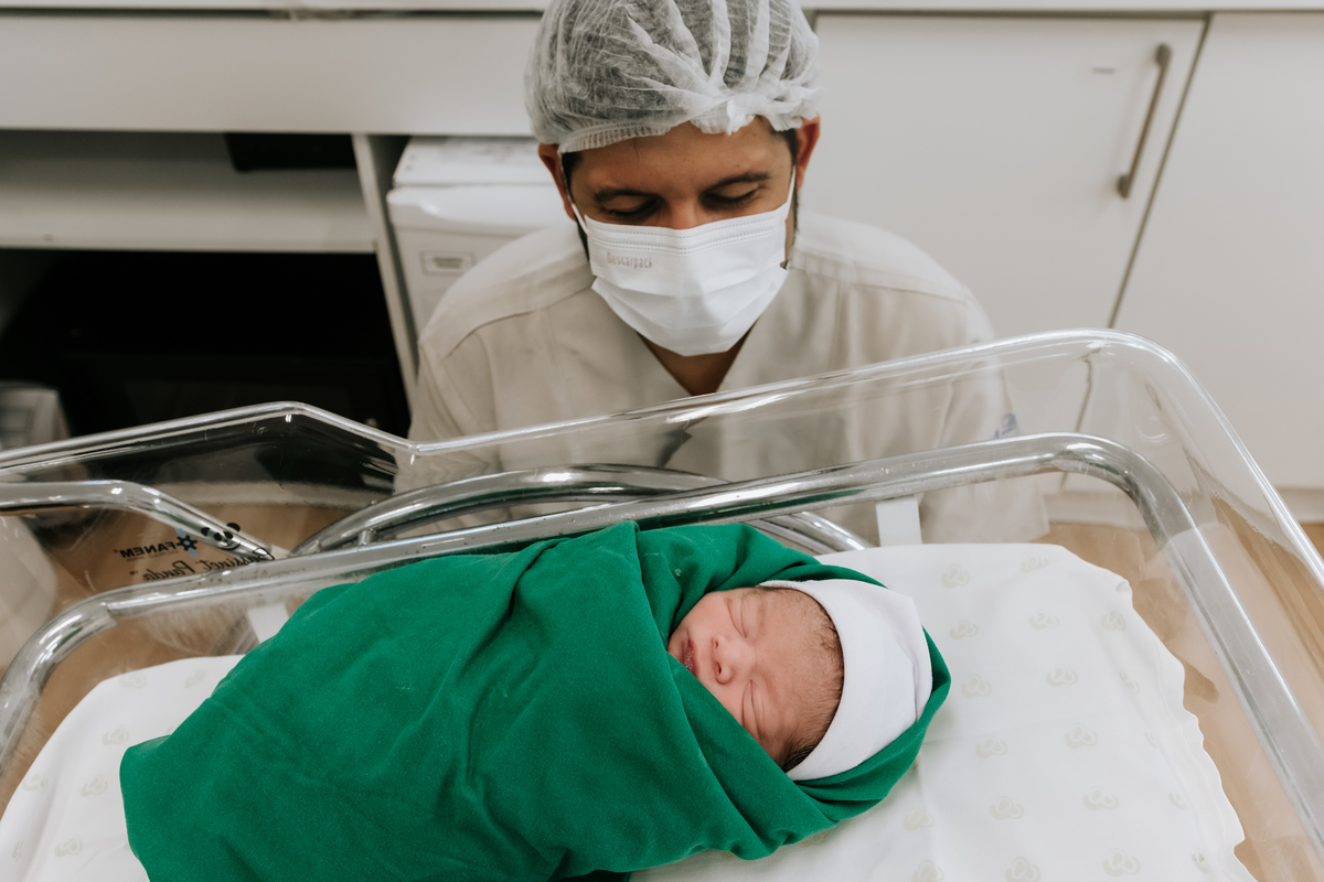 registro de parto, fotos de parto, fotos parto cesárea, perinatal, perinatal barra, fotografia de parto, cobertura fotográfica de parto, foto de bebê, newborn, newborn barra, newborn rio de janeiro, parto cesárea, gestante, foto de gestante, newborn rj