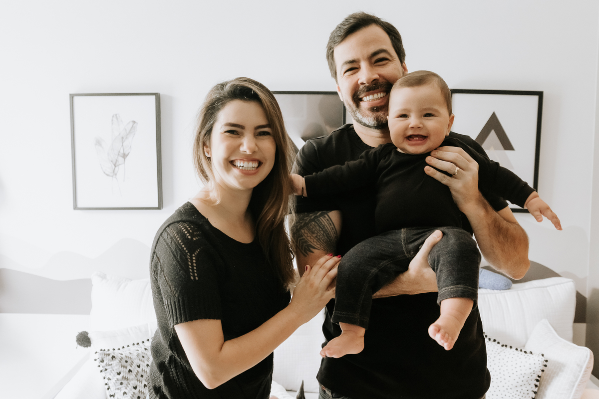 lifestyle, lifestyle barra da tijuca, acompanhamento de bebê, acompanhamento de bebê em casa, acompanhamento quadrimestral de bebê, acompanhamento quadrimestral lifestyle, fotos de bebê em casa, ensaio de família em casa, ensaio de família barra da tijuca