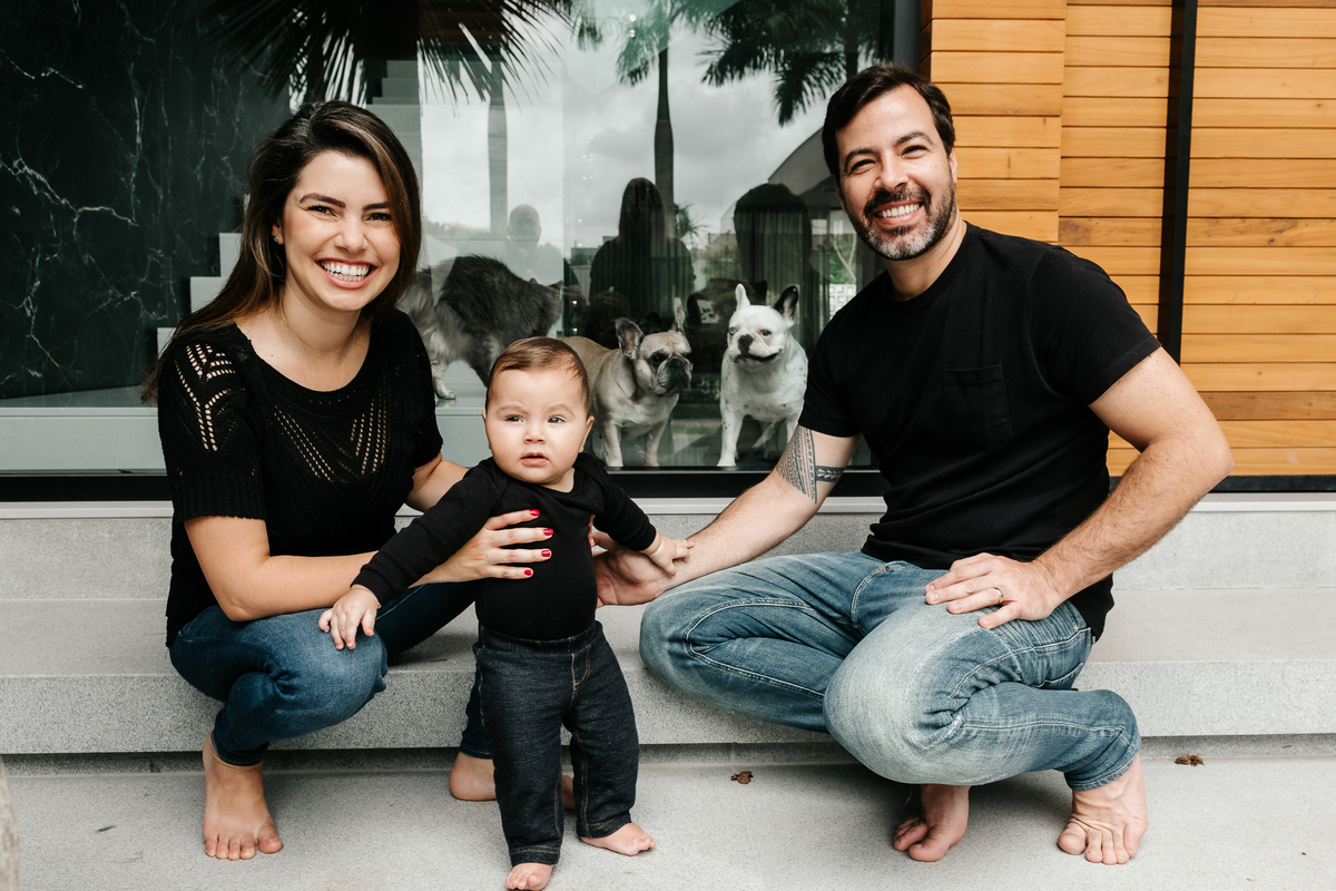 lifestyle, lifestyle barra da tijuca, acompanhamento de bebê, acompanhamento de bebê em casa, acompanhamento quadrimestral de bebê, acompanhamento quadrimestral lifestyle, fotos de bebê em casa, ensaio de família em casa, ensaio de família barra da tijuca