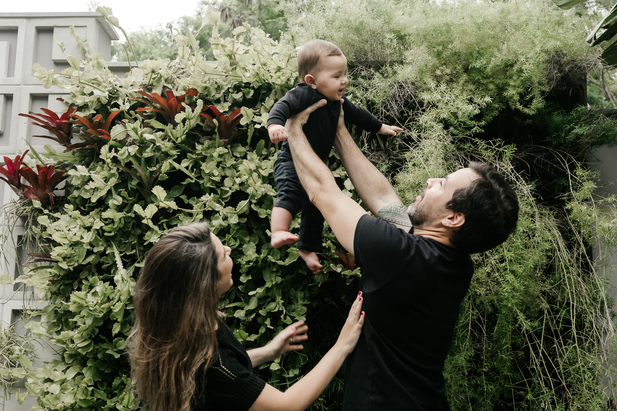 lifestyle, lifestyle barra da tijuca, acompanhamento de bebê, acompanhamento de bebê em casa, acompanhamento quadrimestral de bebê, acompanhamento quadrimestral lifestyle, fotos de bebê em casa, ensaio de família em casa, ensaio de família barra da tijuca