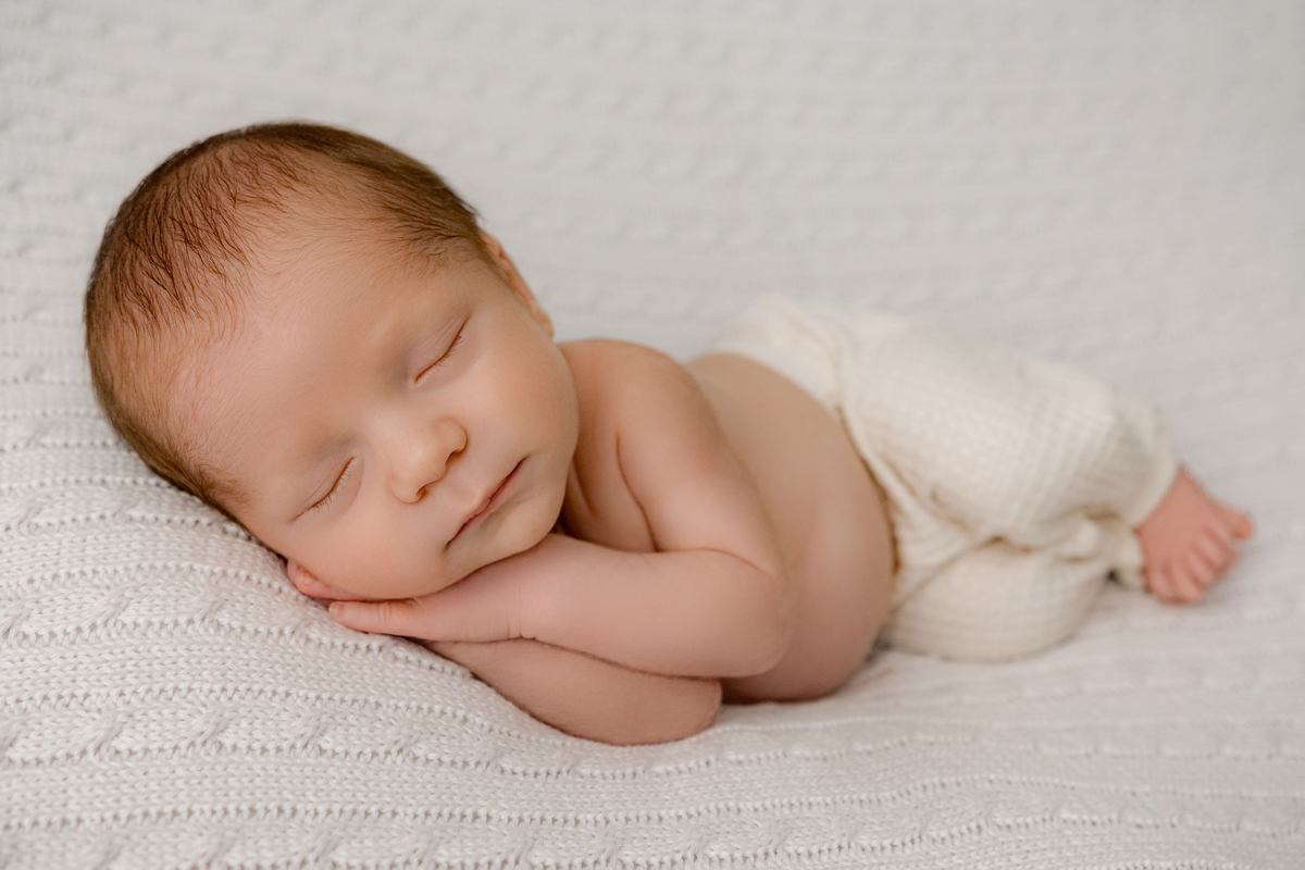 newborn barra, newborn barra da tijuca, newborn rio de janeiro, newborn clean, newborn branquinho, newborn minimalista, newborn em estúdio, fotos newborn, bebê recém-nascido, fotos minimalistas, fotos clarinhas, newborn delicado, melhor fotógrafa newborn