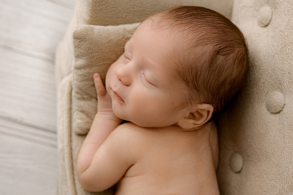 newborn barra, newborn barra da tijuca, newborn rio de janeiro, newborn clean, newborn branquinho, newborn minimalista, newborn em estúdio, fotos newborn, bebê recém-nascido, fotos minimalistas, fotos clarinhas, newborn delicado, melhor fotógrafa newborn