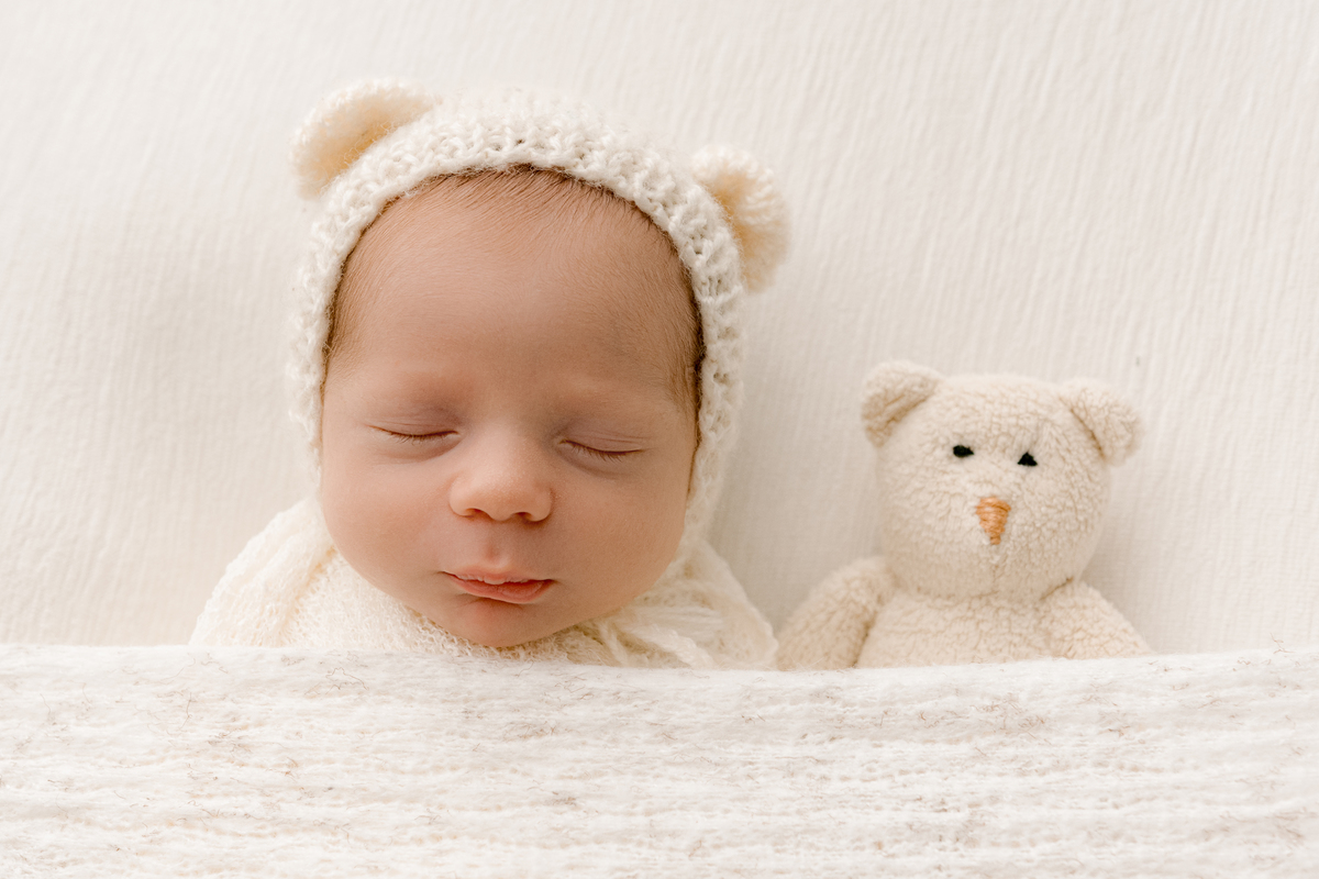 newborn barra, newborn barra da tijuca, newborn rio de janeiro, newborn clean, newborn branquinho, newborn minimalista, newborn em estúdio, fotos newborn, bebê recém-nascido, fotos minimalistas, fotos clarinhas, newborn delicado, melhor fotógrafa newborn