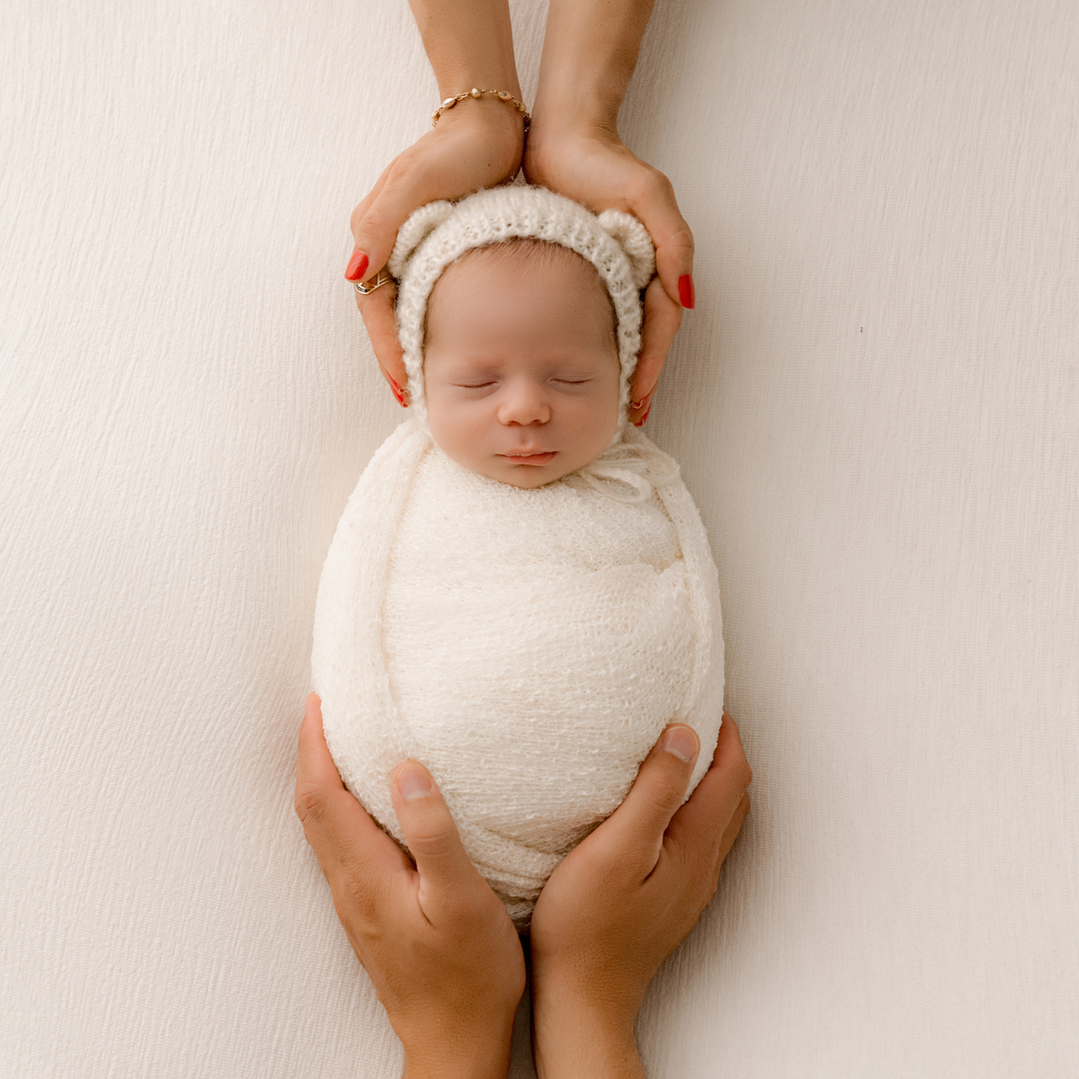 newborn barra, newborn barra da tijuca, newborn rio de janeiro, newborn clean, newborn branquinho, newborn minimalista, newborn em estúdio, fotos newborn, bebê recém-nascido, fotos minimalistas, fotos clarinhas, newborn delicado, melhor fotógrafa newborn