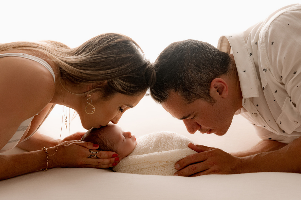 newborn barra, newborn barra da tijuca, newborn rio de janeiro, newborn clean, newborn branquinho, newborn minimalista, newborn em estúdio, fotos newborn, bebê recém-nascido, fotos minimalistas, fotos clarinhas, newborn delicado, melhor fotógrafa newborn