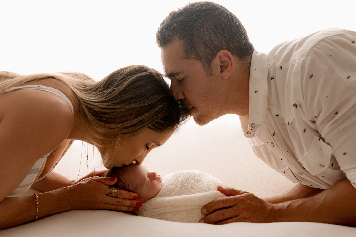 newborn barra, newborn barra da tijuca, newborn rio de janeiro, newborn clean, newborn branquinho, newborn minimalista, newborn em estúdio, fotos newborn, bebê recém-nascido, fotos minimalistas, fotos clarinhas, newborn delicado, melhor fotógrafa newborn