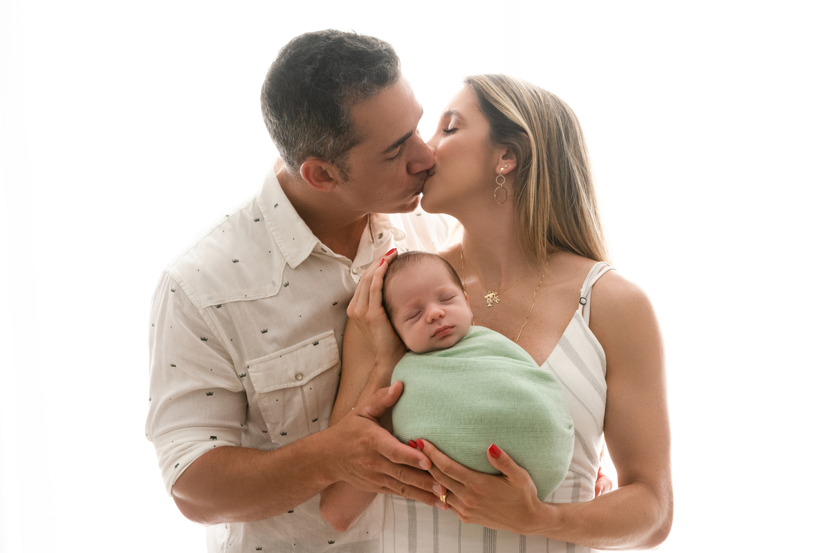 newborn barra, newborn barra da tijuca, newborn rio de janeiro, newborn clean, newborn branquinho, newborn minimalista, newborn em estúdio, fotos newborn, bebê recém-nascido, fotos minimalistas, fotos clarinhas, newborn delicado, melhor fotógrafa newborn