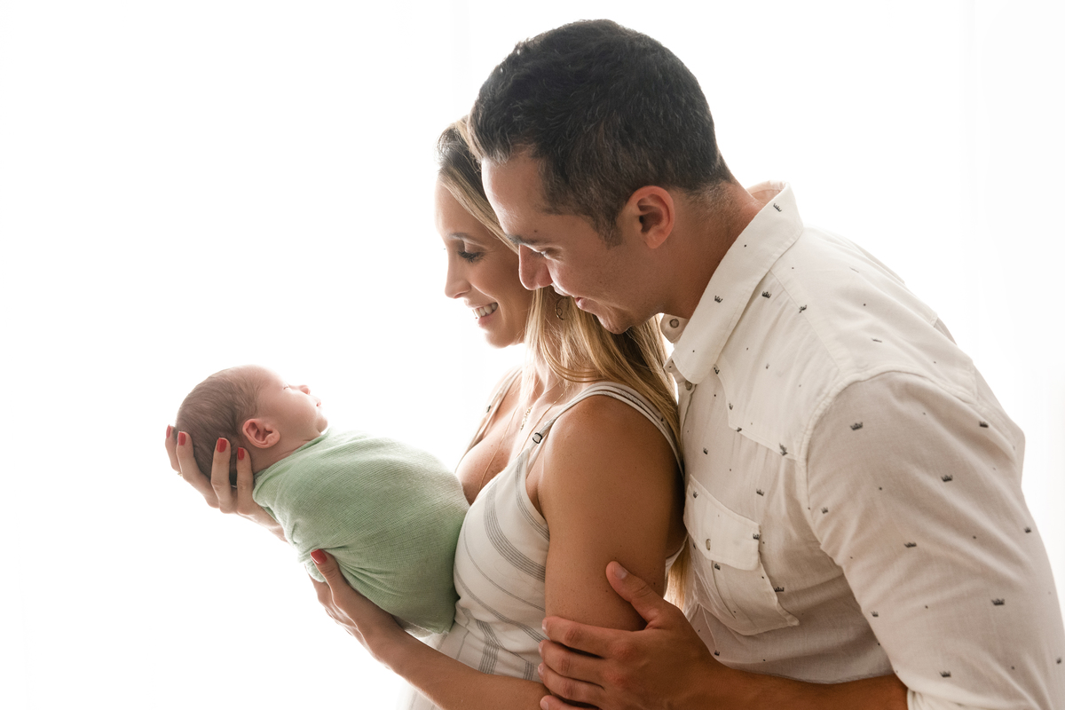 newborn barra, newborn barra da tijuca, newborn rio de janeiro, newborn clean, newborn branquinho, newborn minimalista, newborn em estúdio, fotos newborn, bebê recém-nascido, fotos minimalistas, fotos clarinhas, newborn delicado, melhor fotógrafa newborn