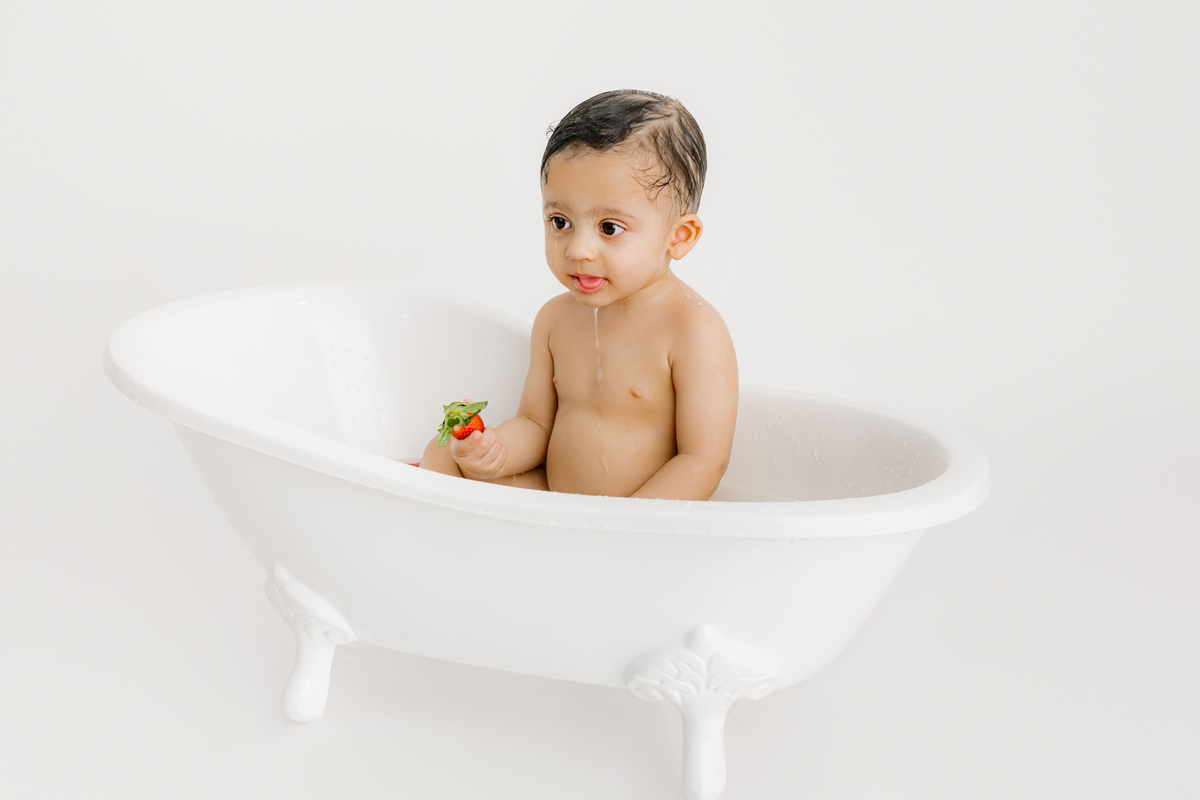 smash the cake, sessão de 1 ano, sessão com bolo, sessão com banho, fotos de bebê, cake smash, bolo para bebê, smash the cake saudável, ensaio de 1 ano, fotos de 1 ano, fotos com bolo, sessão fotográfica de1 ano, sessão de bebê, ensaio de bebê, smash