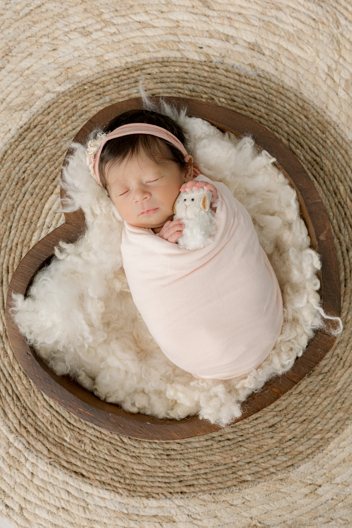 newborn, newborn barra, newborn barra da tijuca, newborn RJ, fotos newborn, fotografia newborn, fotos de bebê, fotss de recém-nascido, álbum de bebê, perinatal, fotografa newborn,  melhor fotógrafa newborn, melhor estúdio newborn, pioneira em newborn