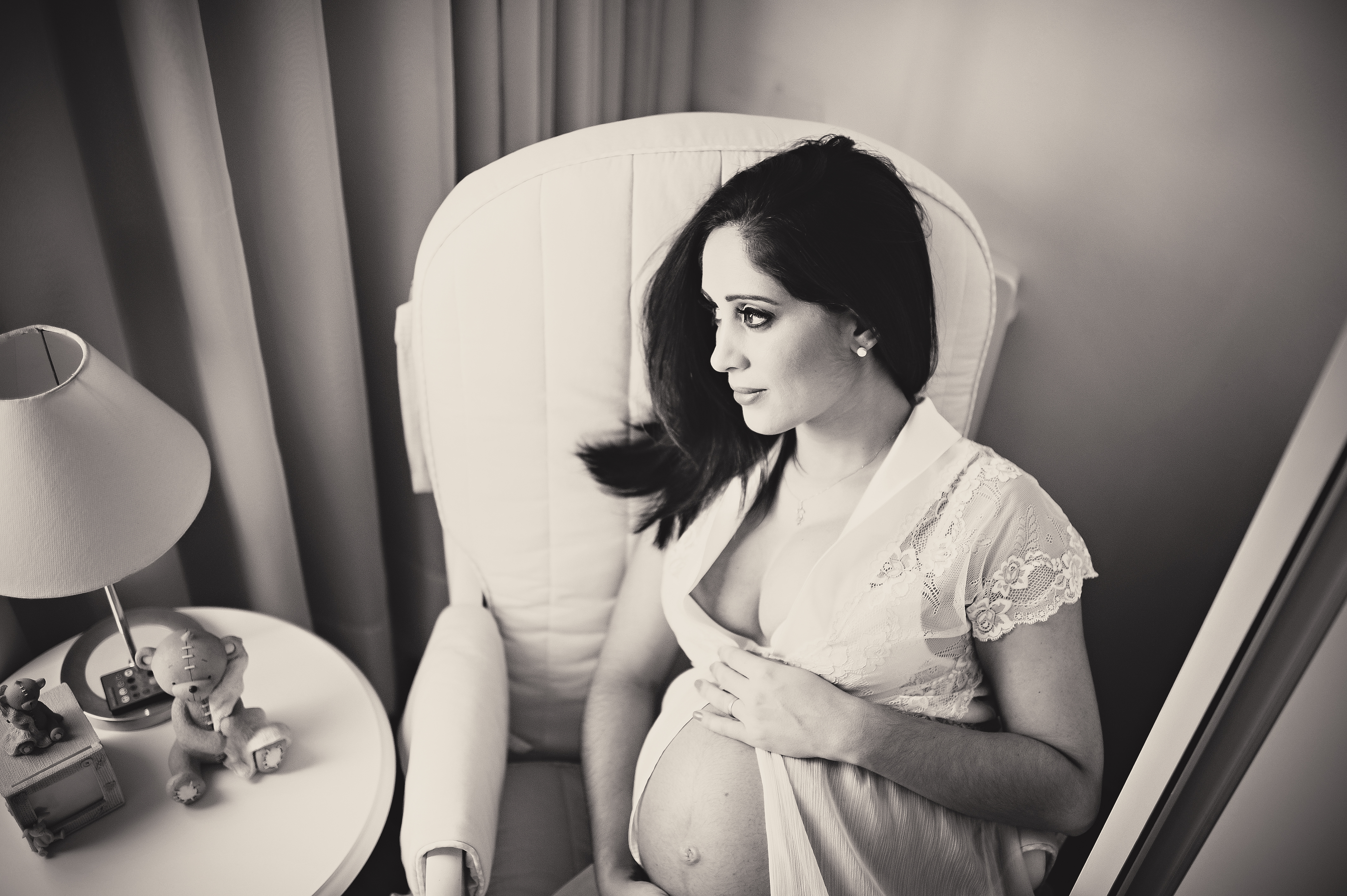 Ensaio de gestante em casa foto de gestante em casa quarto do bebê grávida e linda gestante sensual Rio de Janeiro