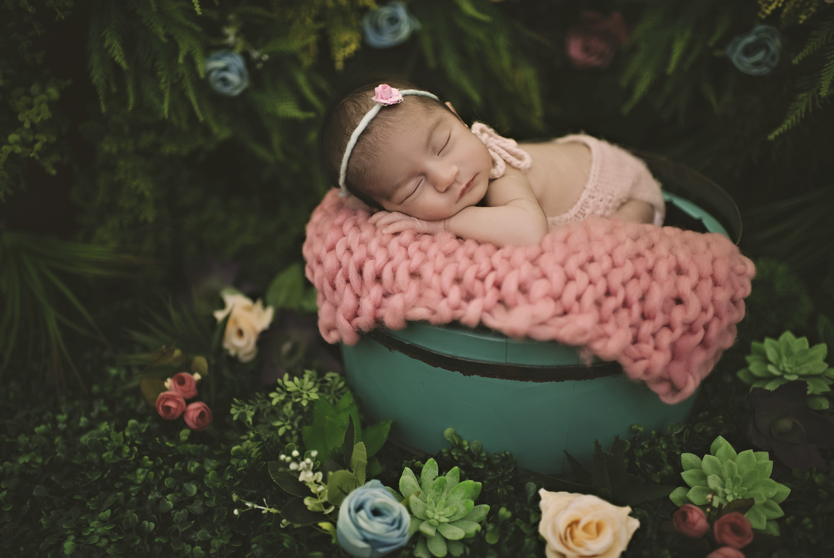 jardim secreto, newborn no jardim, fotografia newborn, ensaio newborn na barra da tijuca, estúdio meu sonho, fotografia de bebê, rita rodrigues fotografia