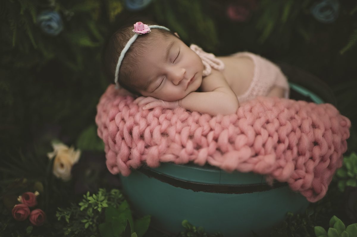 jardim secreto, newborn no jardim, fotografia newborn, ensaio newborn na barra da tijuca, estúdio meu sonho, fotografia de bebê