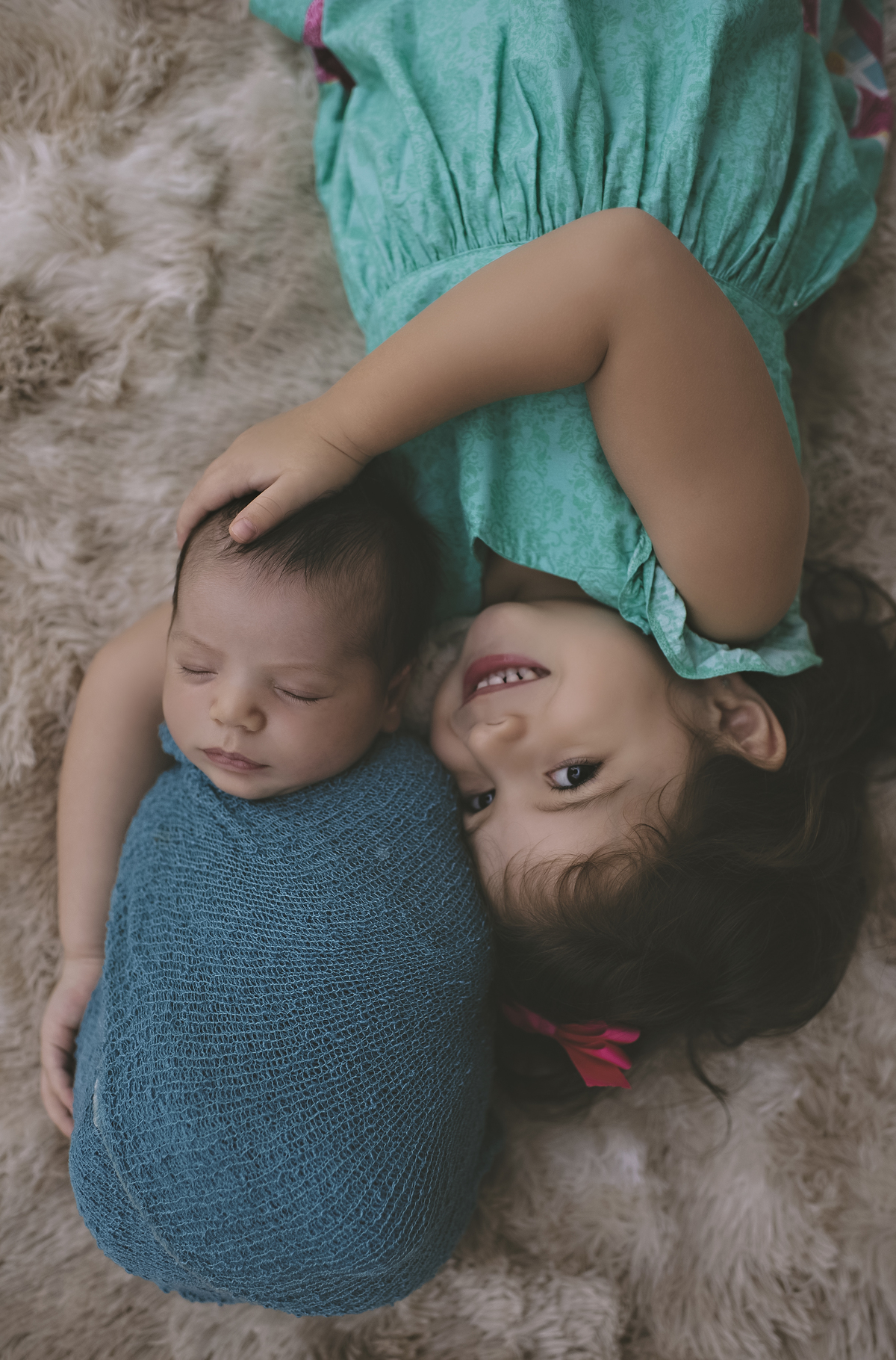 meu sonho, barra tower offices, foto com a irma, amor de irmãos, irmão com newborn, ensaio newborn com irmão