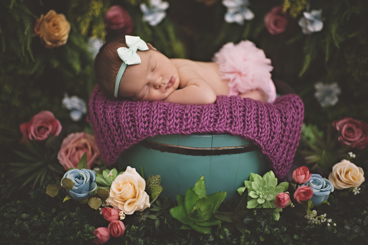 fotografia de bebê, foto de recém-nascido, foto newborn, ensaio newborn, Barra da Tijuca, Rio de Janeiro, Rita Rodrigues Fotografia, jardim secreto