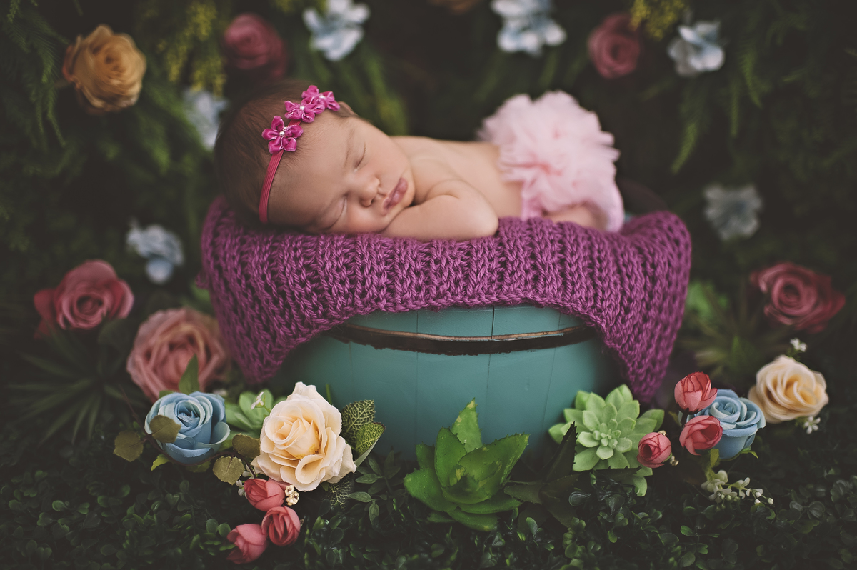 fotografia de bebê, foto de recém-nascido, foto newborn, ensaio newborn, Barra da Tijuca, Rio de Janeiro, Rita Rodrigues Fotografia, jardim secreto