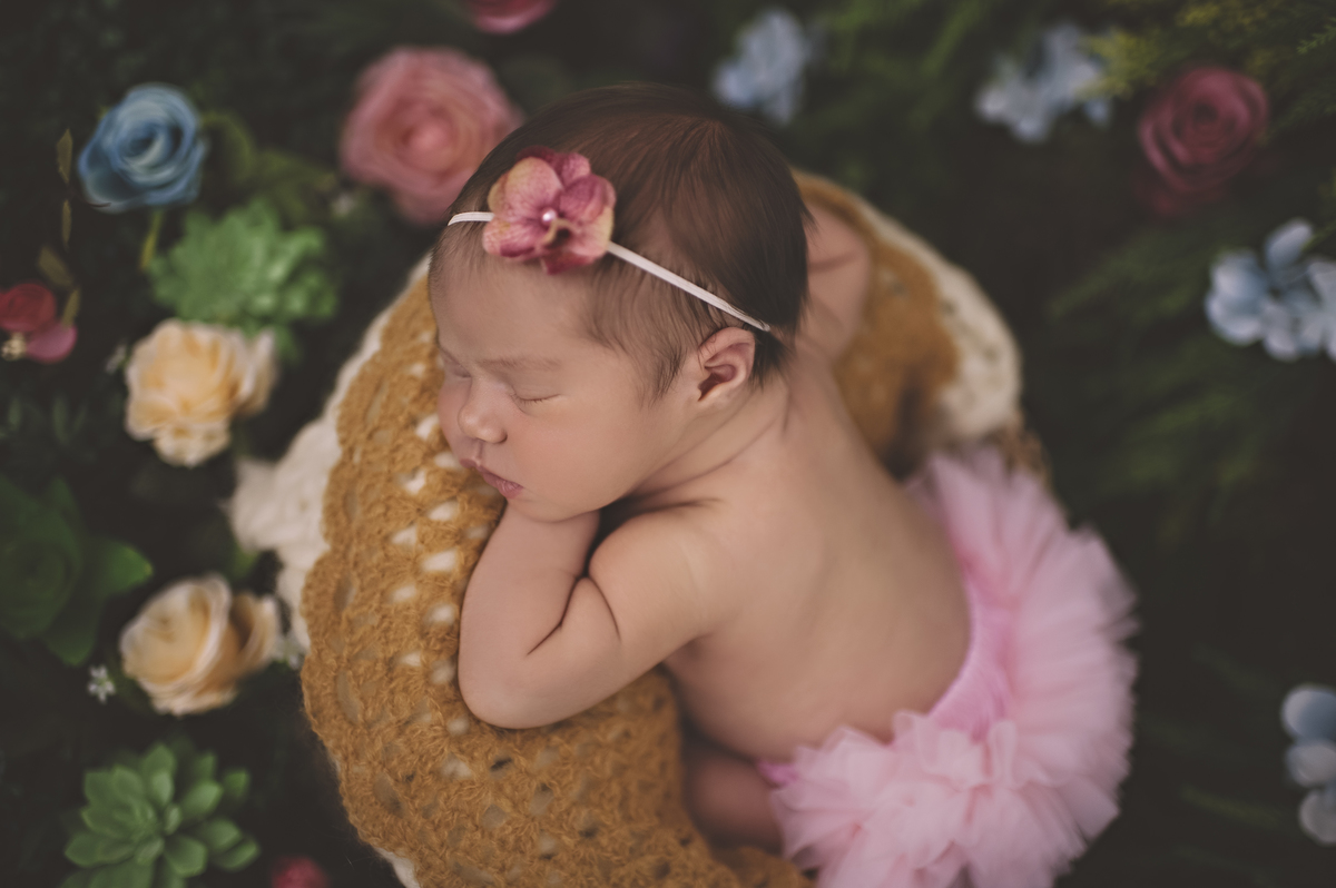 fotografia de bebê, foto de recém-nascido, foto newborn, ensaio newborn, Barra da Tijuca, Rio de Janeiro, Rita Rodrigues Fotografia, jardim secreto