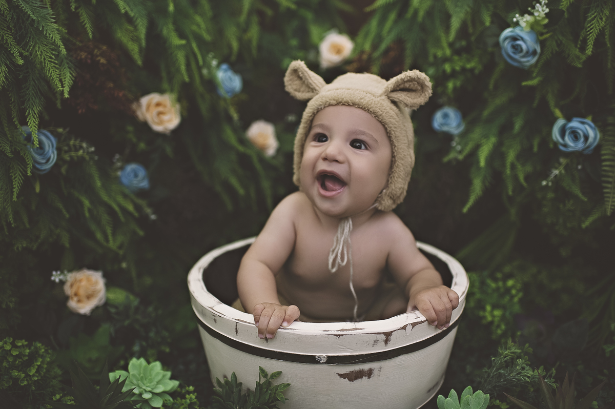 sessão promocional de bebês, ensaio de bebê, fotografia de bebê, foto de bebê, Barra da Tijuca, Barra Tower Offices, Estúdio meu Sonho, Rio de Janeiro, Rita Rodrigues Fotografia, jardim secreto