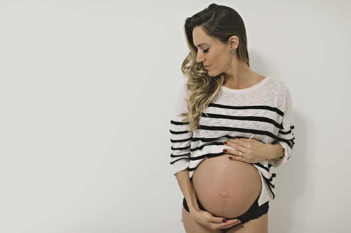 Foto de Gestante, ensaio de gestante, fotografia de gestante, gestante, gestante elegante, ensaio feito em casa
