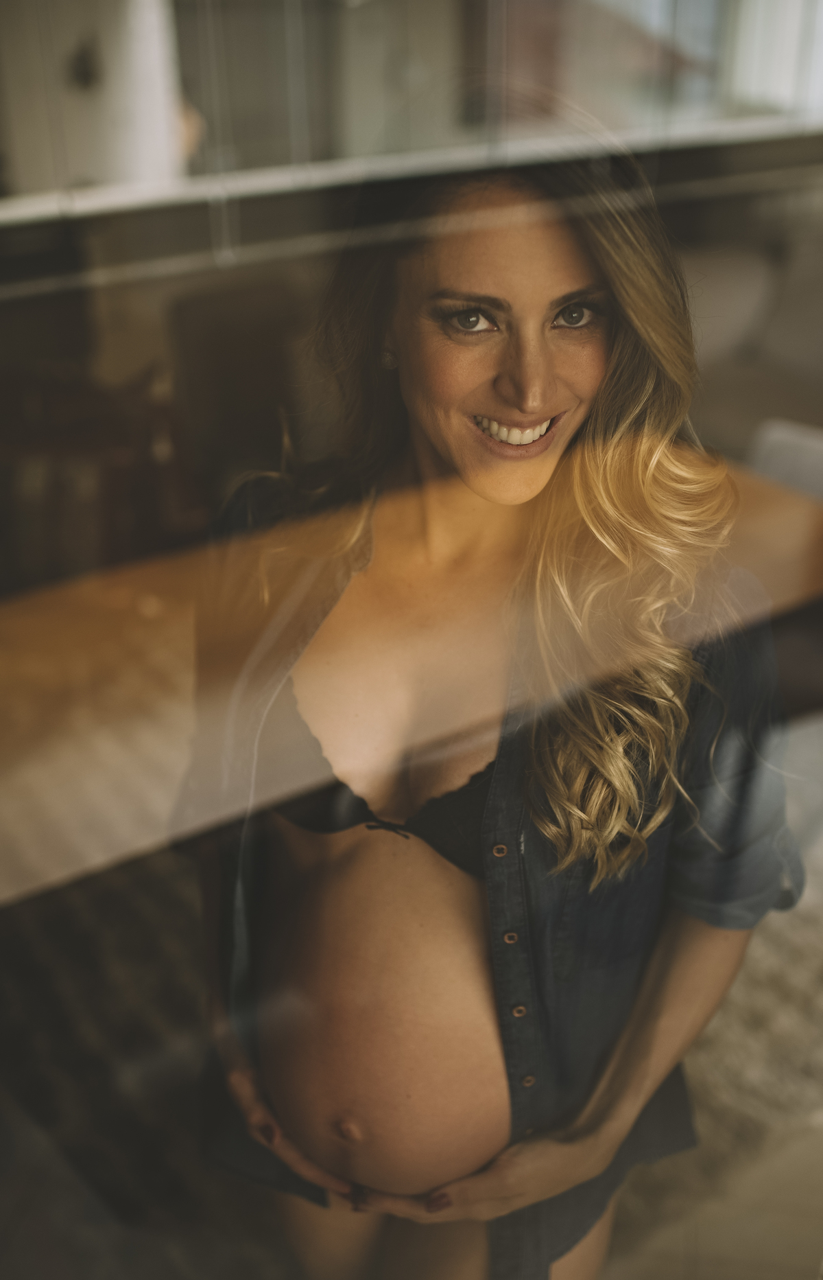 Foto de gestante, gestante, Rita Rodrigues Fotografia, ensaio elegante de gestante, barra da tijuca, ensaio em casa