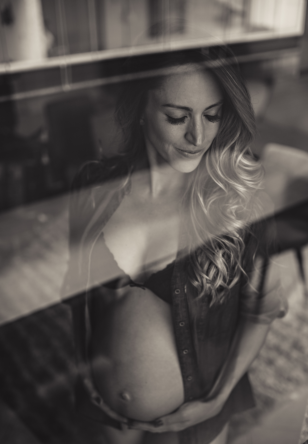 Foto de gestante, gestante, Rita Rodrigues Fotografia, ensaio elegante de gestante, barra da tijuca, ensaio em casa