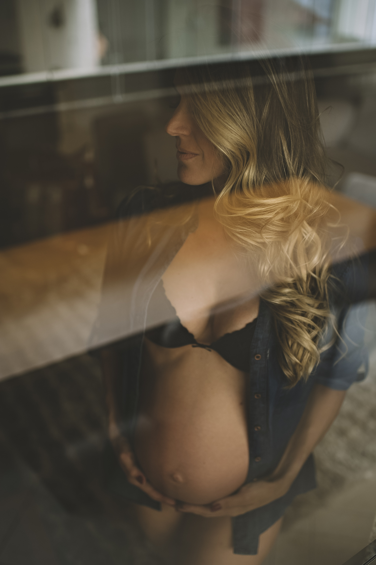 Foto de gestante, gestante, Rita Rodrigues Fotografia, ensaio elegante de gestante, barra da tijuca, ensaio em casa