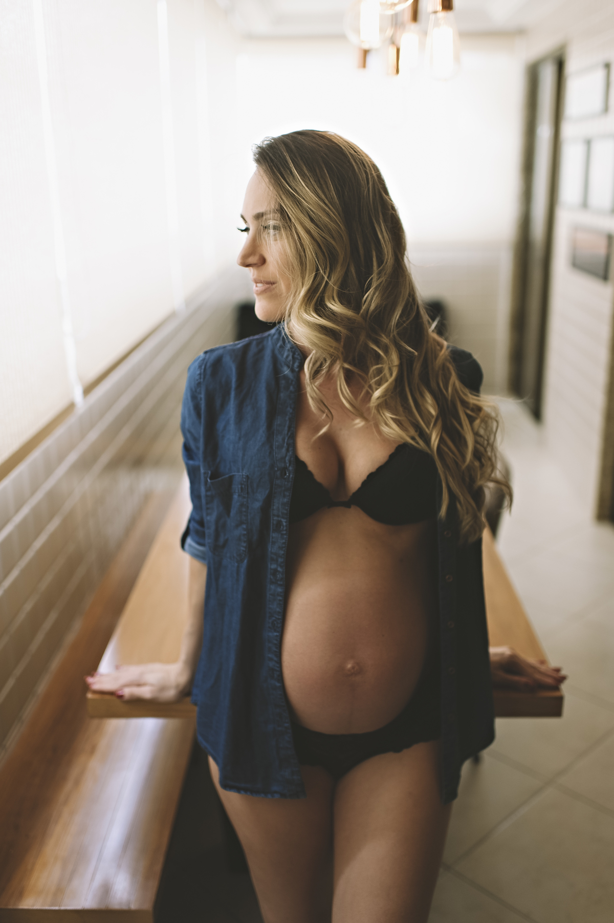 Foto de gestante, gestante, Rita Rodrigues Fotografia, ensaio elegante de gestante, barra da tijuca, ensaio em casa