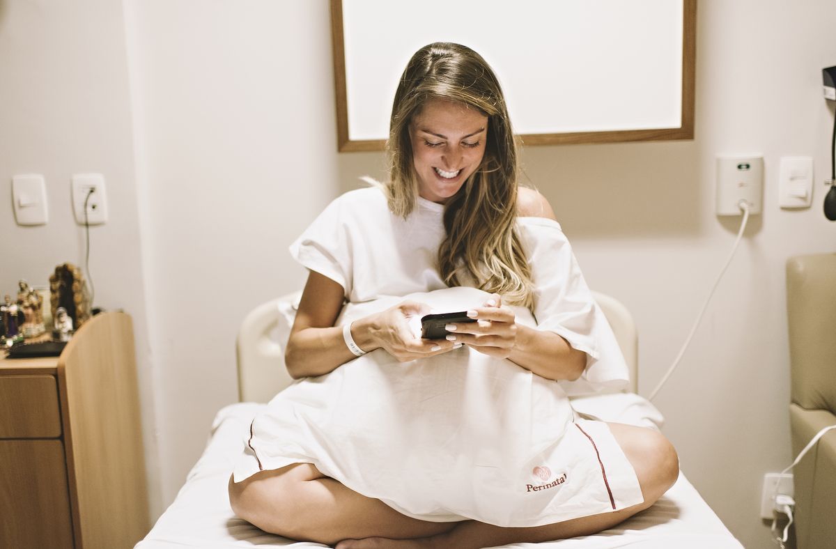 foto de parto, fotos na maternidade, parto, cesárea, nascimento, registro do nascimento, foto com emoção, registro do parto, perinatal da barra, parto com emoção, fotografia  de parto