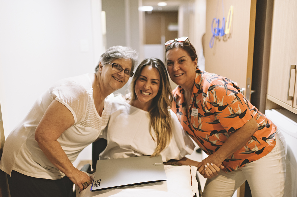 foto de parto, fotos na maternidade, parto, cesárea, nascimento, registro do nascimento, foto com emoção, registro do parto, perinatal da barra, parto com emoção, fotografia  de parto