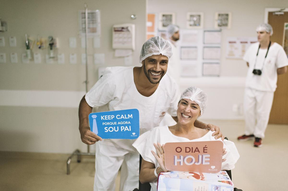 foto de parto, fotos na maternidade, parto, cesárea, nascimento, registro do nascimento, foto com emoção, registro do parto, perinatal da barra, parto com emoção, fotografia  de parto