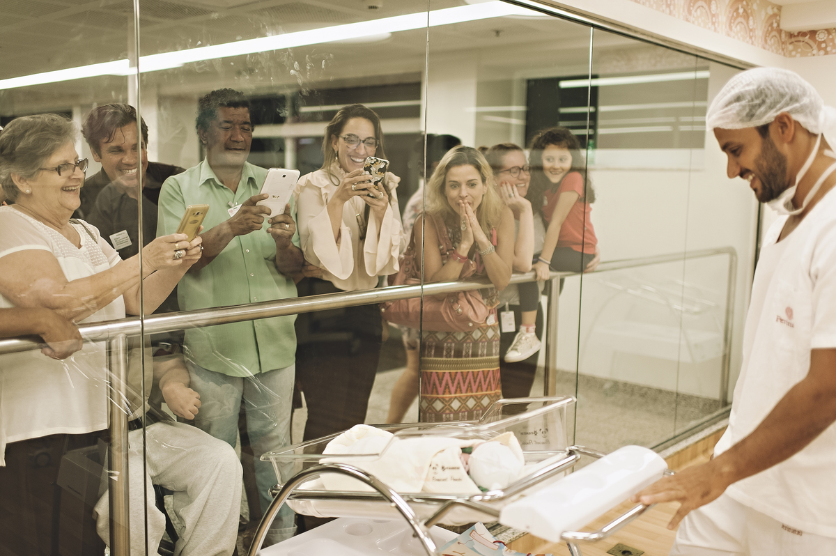 foto de parto, fotos na maternidade, parto, cesárea, nascimento, registro do nascimento, foto com emoção, registro do parto, perinatal da barra, parto com emoção, fotografia  de parto, nascimento, foto com emoção, parto emocionante, registro do parto