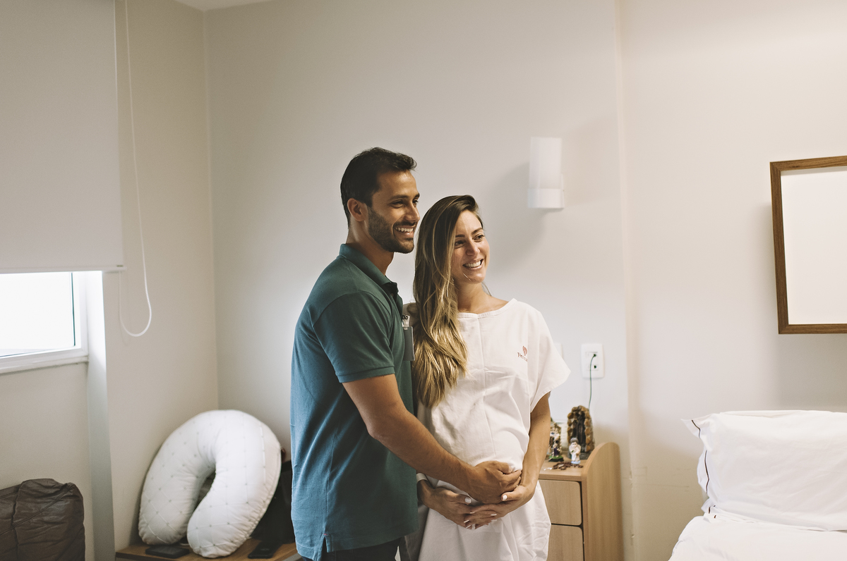 foto de parto, fotos na maternidade, parto, cesárea, nascimento, registro do nascimento, foto com emoção, registro do parto, perinatal da barra, parto com emoção, fotografia  de parto