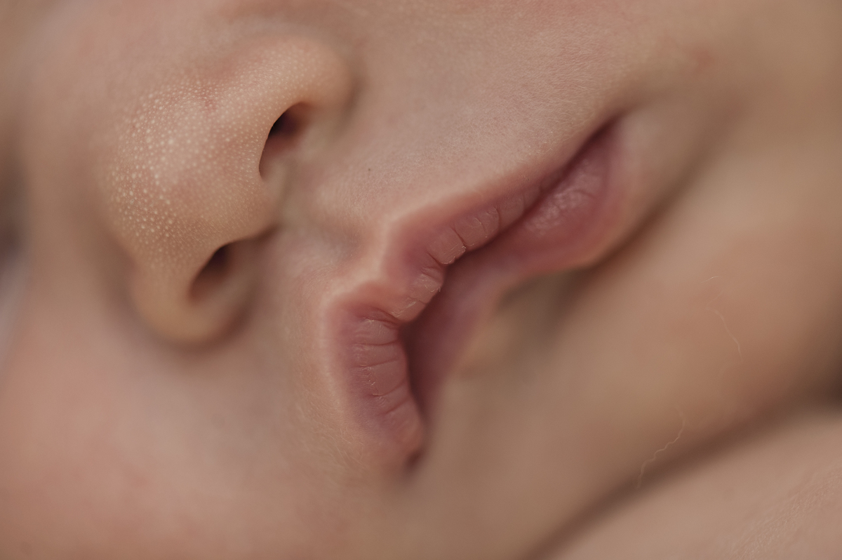 newborn barra, foto de recém-nascido na barra da tijuca, estúdio fotográfico para bebês na barra da tijuca, foto macro, detalhes, bebê, foto de bebê, barra, barra tower offices, rita rodrigues fotografia, estudio meu sonho