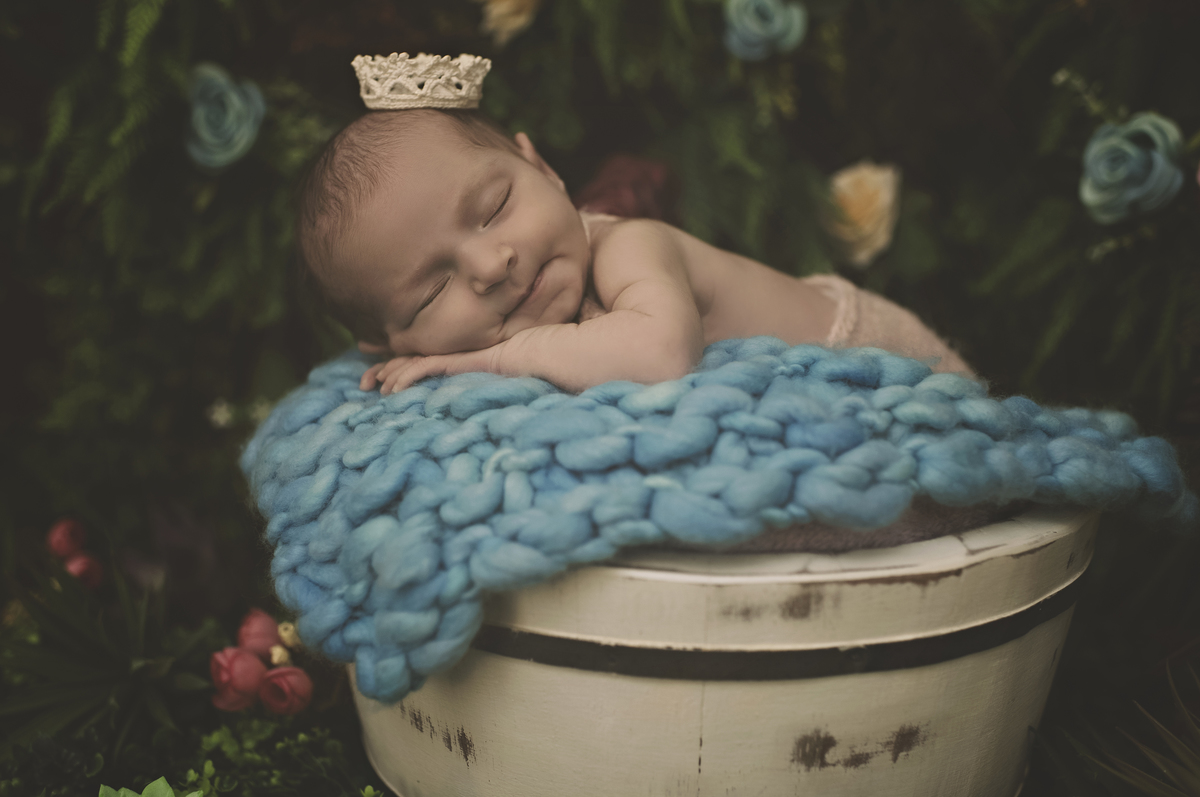 fotografia de recém-nascidos na barra da tijuca, ensaio newborn na barra da tijuca, newborn barra, foto de bebê barra, estúdio fotográfico para bebês na barra, rita rodrigues fotografia, barra tower offices, jardim secreto, estúdio com jardim na barra