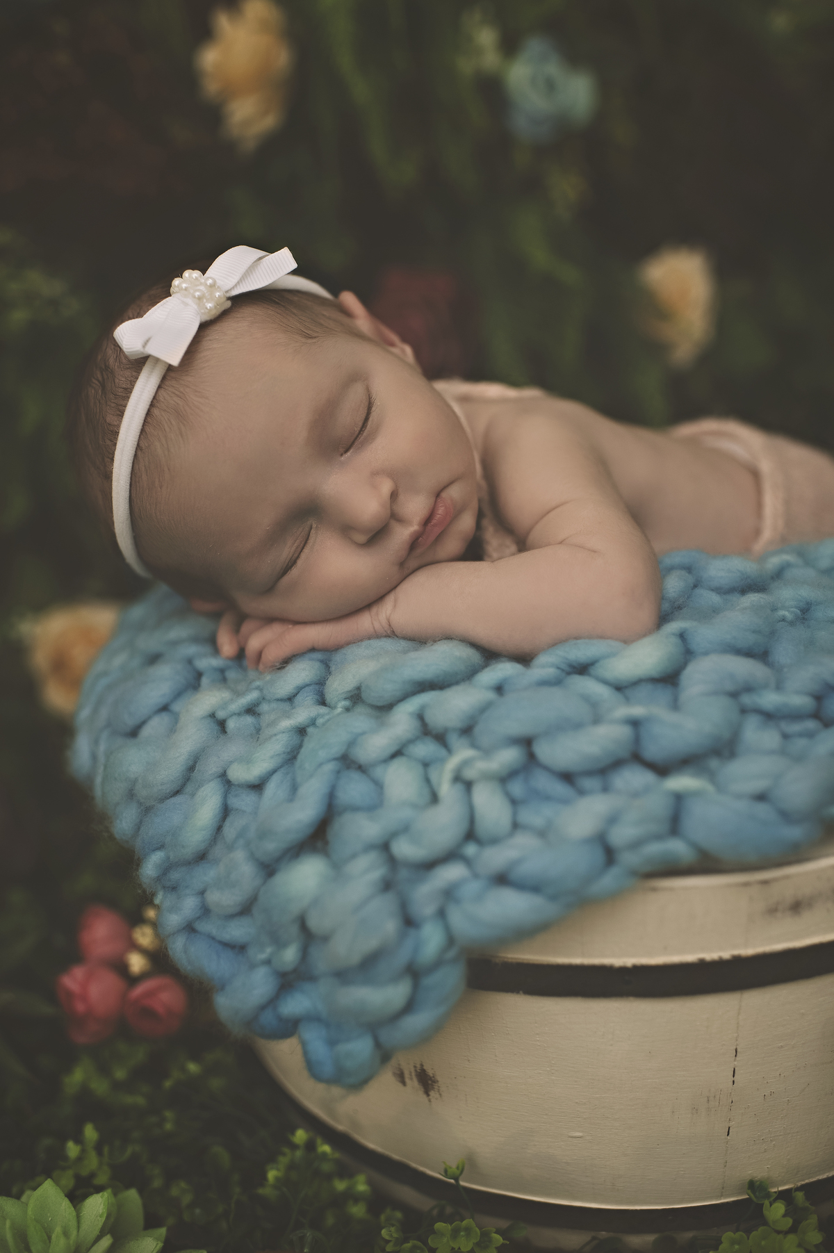 fotografia de recém-nascidos na barra da tijuca, ensaio newborn na barra da tijuca, newborn barra, foto de bebê barra, estúdio fotográfico para bebês na barra, rita rodrigues fotografia, barra tower offices, jardim secreto, estúdio com jardim na barra