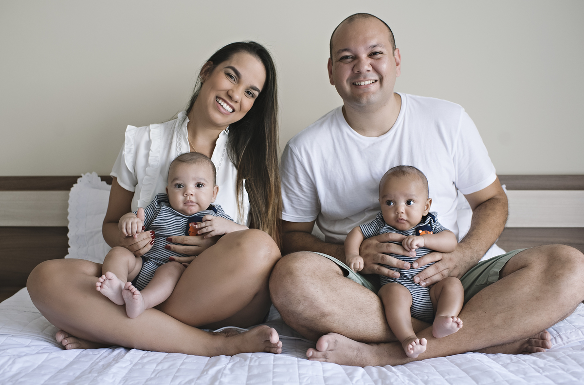 ensaio de bebê na barra da tijuca, acompanhamento trimestral barra da tijuca, acompanhamento fotográfico de bebês, foto de bebês na barra da tijuca, ensaio de gêmeos, fotos de gêmeos, acompanhamento de gêmeos, ensaio lifestyle de gêmeos, lifestyle barra