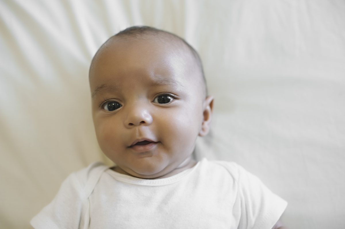 ensaio de família barra da tijuca, ensaio de bebê, foto de bebê, barra da tijuca, lifestyle, ensaio lifestyle, gêmeos, acompanhamento de bebês na barra da tijuca, acompanhamento trimestral, acompanhamento fotográfico de bebês, ensaio de gêmeos 