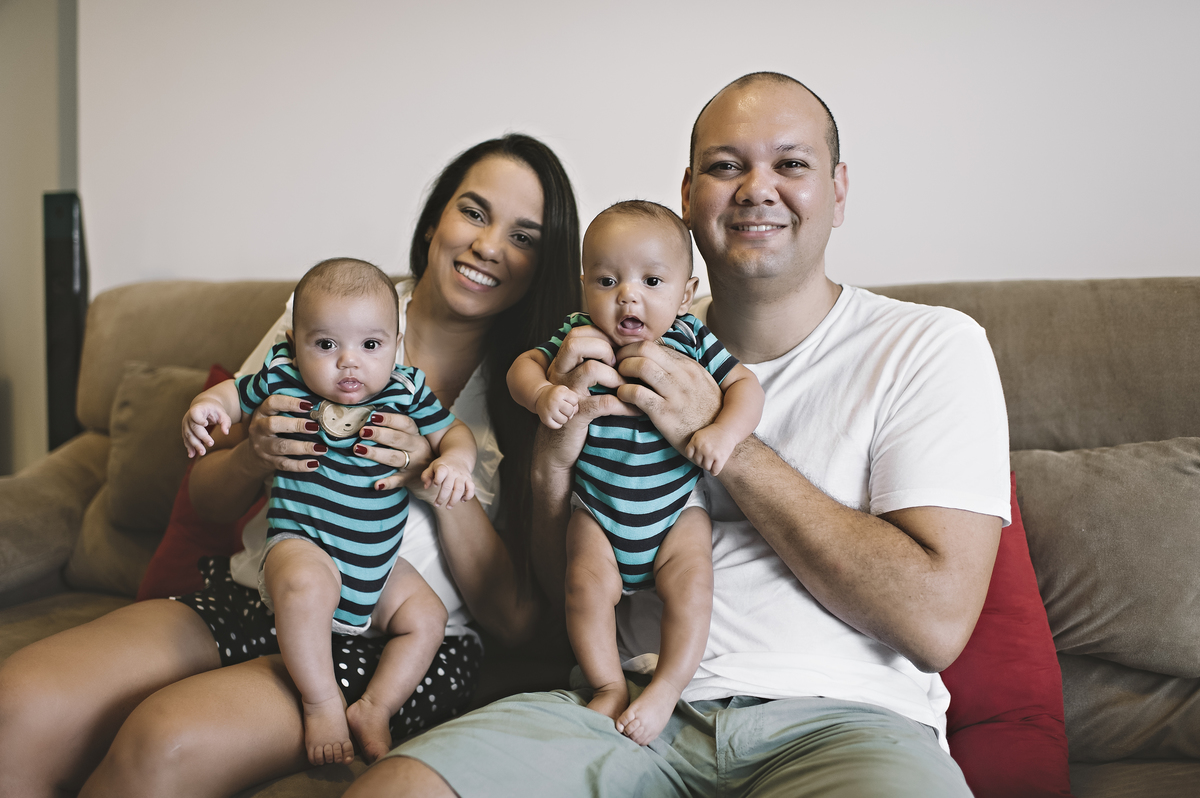 gêmeos, ensaio de gêmeos na barra da tijuca, foto de gêmeos barra da tijuca, barra da tijuca, acompanhamento trimestral de gêmeos, acompanhamento fotográfico de bebês barra da tijuca, foto de bebês barra da tijuca, ensaio de bebês barra da tijuca, 