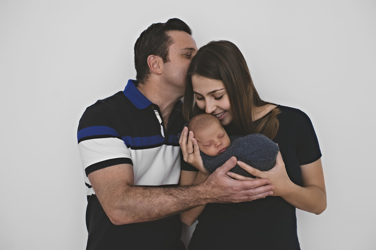 ensaio newborn barra da tijuca, rita rodrigues fotografia de bebês, foto de bebê com os pais, estúdio infantil na barra da tijuca, book infantil, fotografia newborn, foto de bebê na barra da tijuca, foto de recém-nascido na barra da tijuca, book infantil