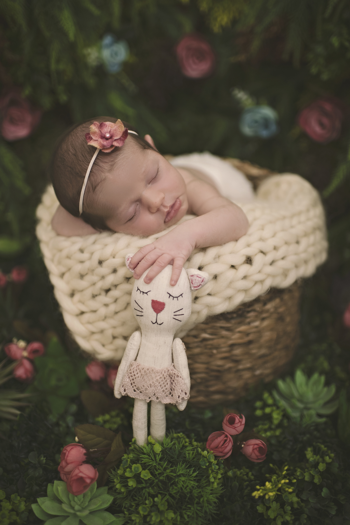 newborn barra da tijuca, ensaio newborn barra da tijuca, foto de bebê no jardim, jardim secreto, eu que fiz, newborn no jardim, estúdio fotográfico na barra da tijuca, embaixadora da ABFRN no Rio de janeiro, Barra Tower Offices, rita rodrigues fotografia