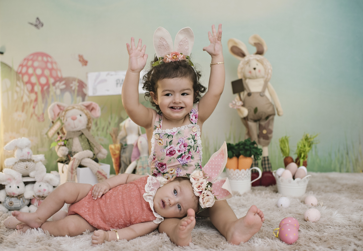 Mini sessão de páscoa, páscoa solidária, ensaio de Páscoa na barra da tijuca, fotografia de bebês, foto de bebês na barra, estúdio fotográfico infantil barra da tijuca, rita rodrigues embaixadora da ABFRN, book infantil, ensaio infantil, foto de Páscoa